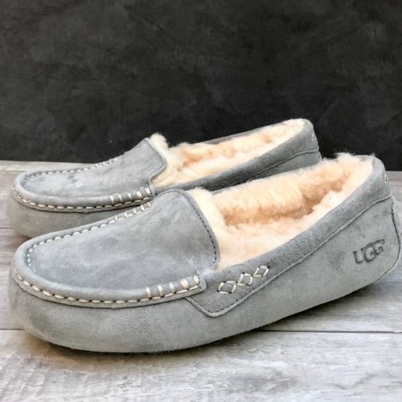UGG Shoes - HOST PICK☃️ UGG "Ashley Sheepskin" Moccasins NWT !